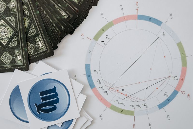 L'espace éditorial de Céleste, dédié à l'astrologie et au tarot 2026